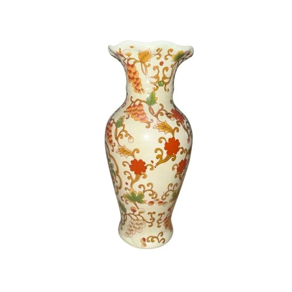 Mid-20th Century Chinese Export Decorative Floral Porcelain Vase